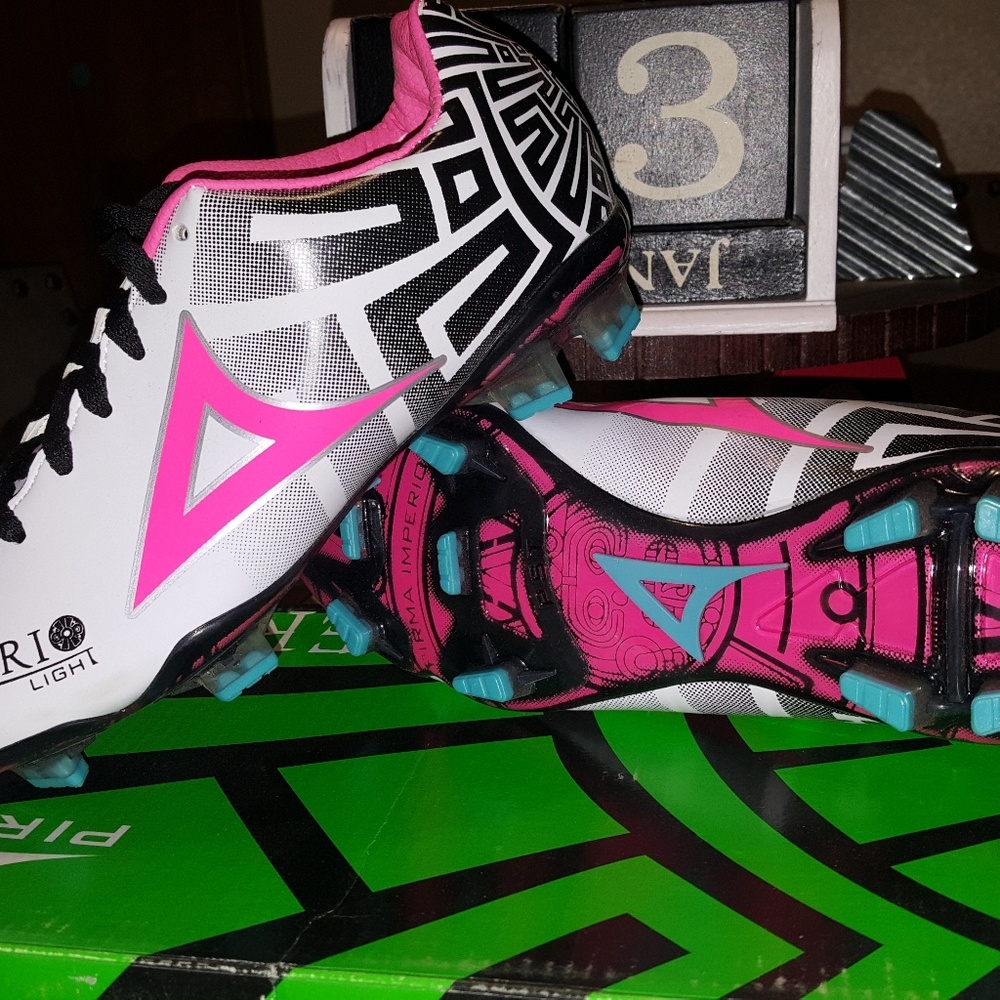 PIRMA CLEATS